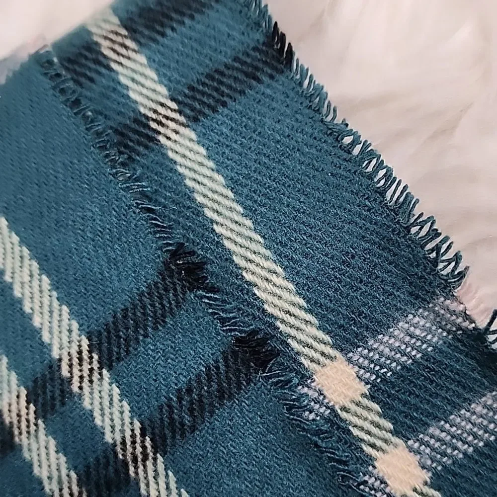 Plaid Steve Madden Green & Cream Fringed Scarf